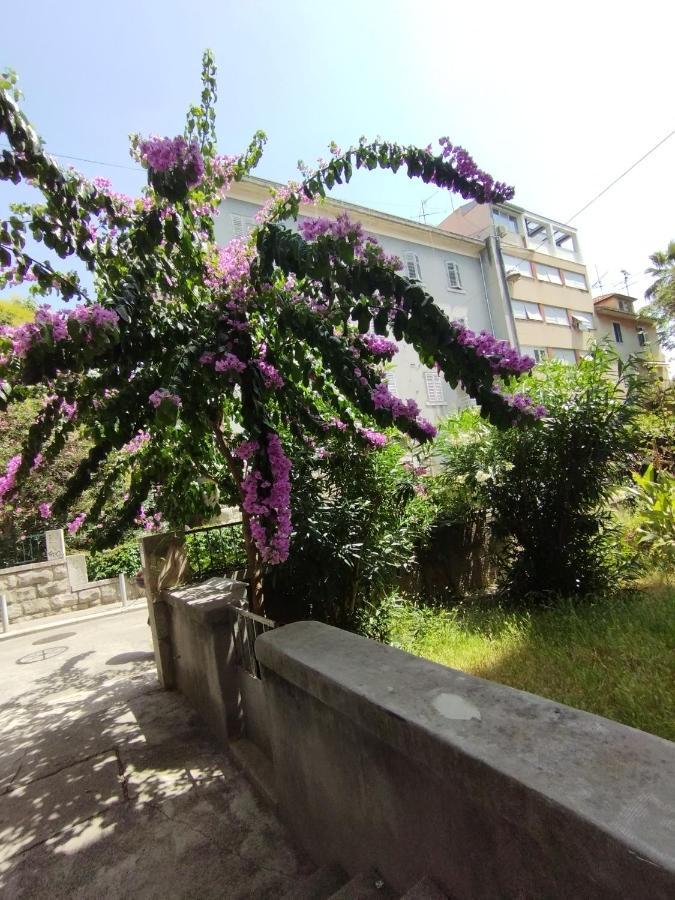 Bugenvilija Apartment Split Bagian luar foto