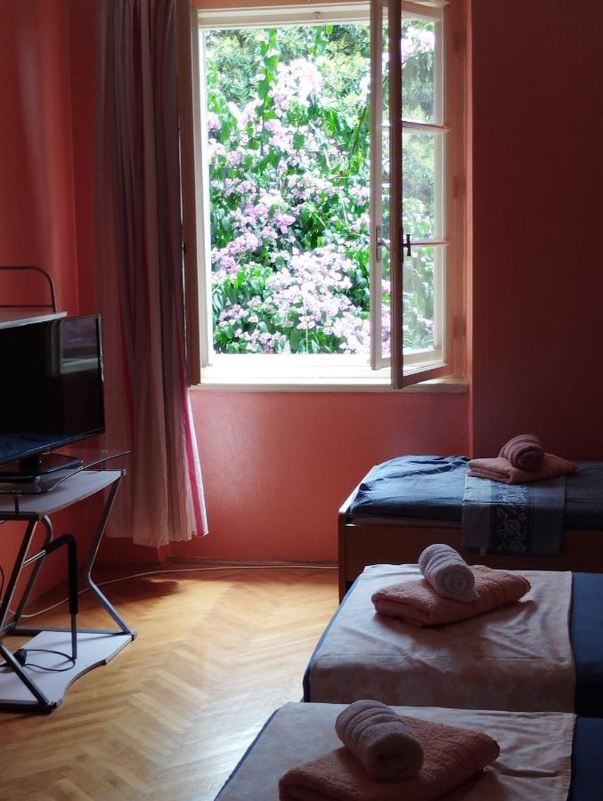 Bugenvilija Apartment Split Bagian luar foto